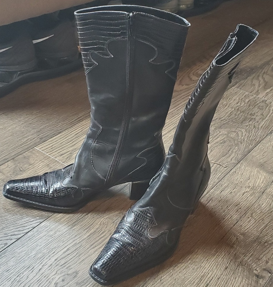 Black Boots